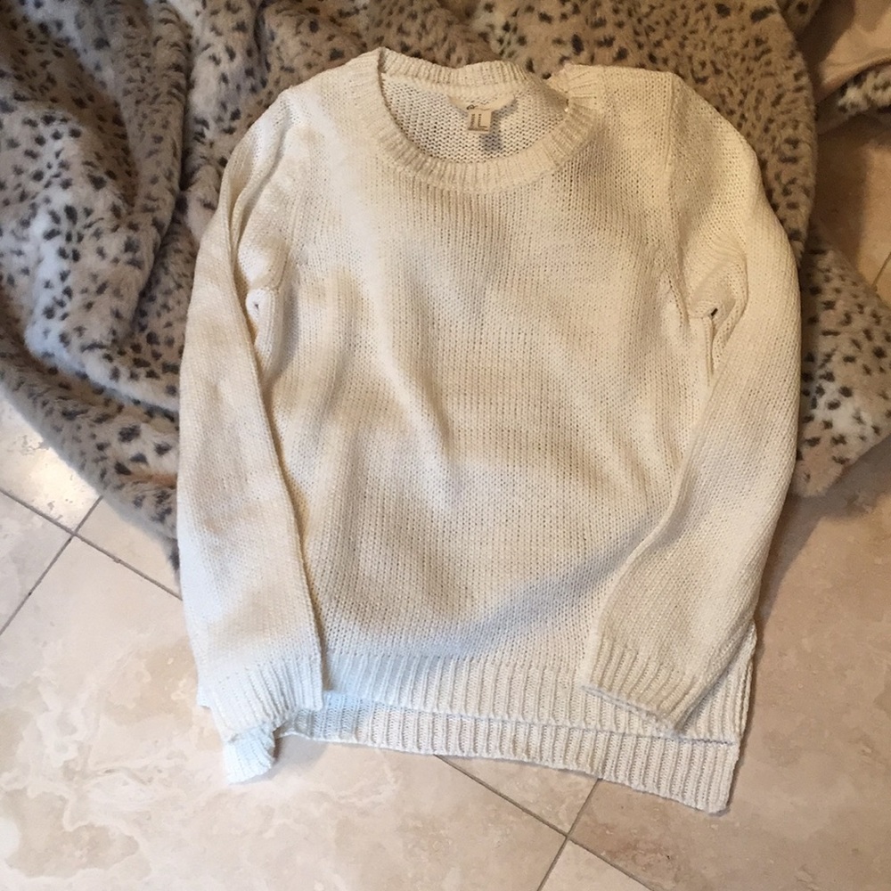 Forever 21 Cream sweater size medium